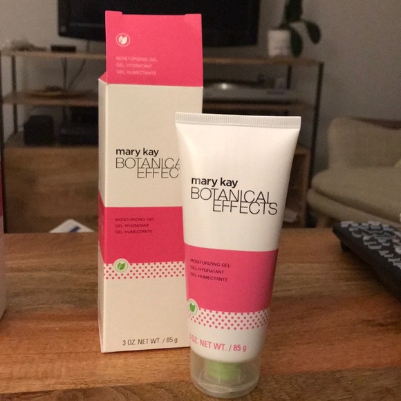 Mary Kay Other - NWT Botanical Effects Moisturizing Gel Mary Kay Other - NWT Botanical Effects Moisturizing Gel